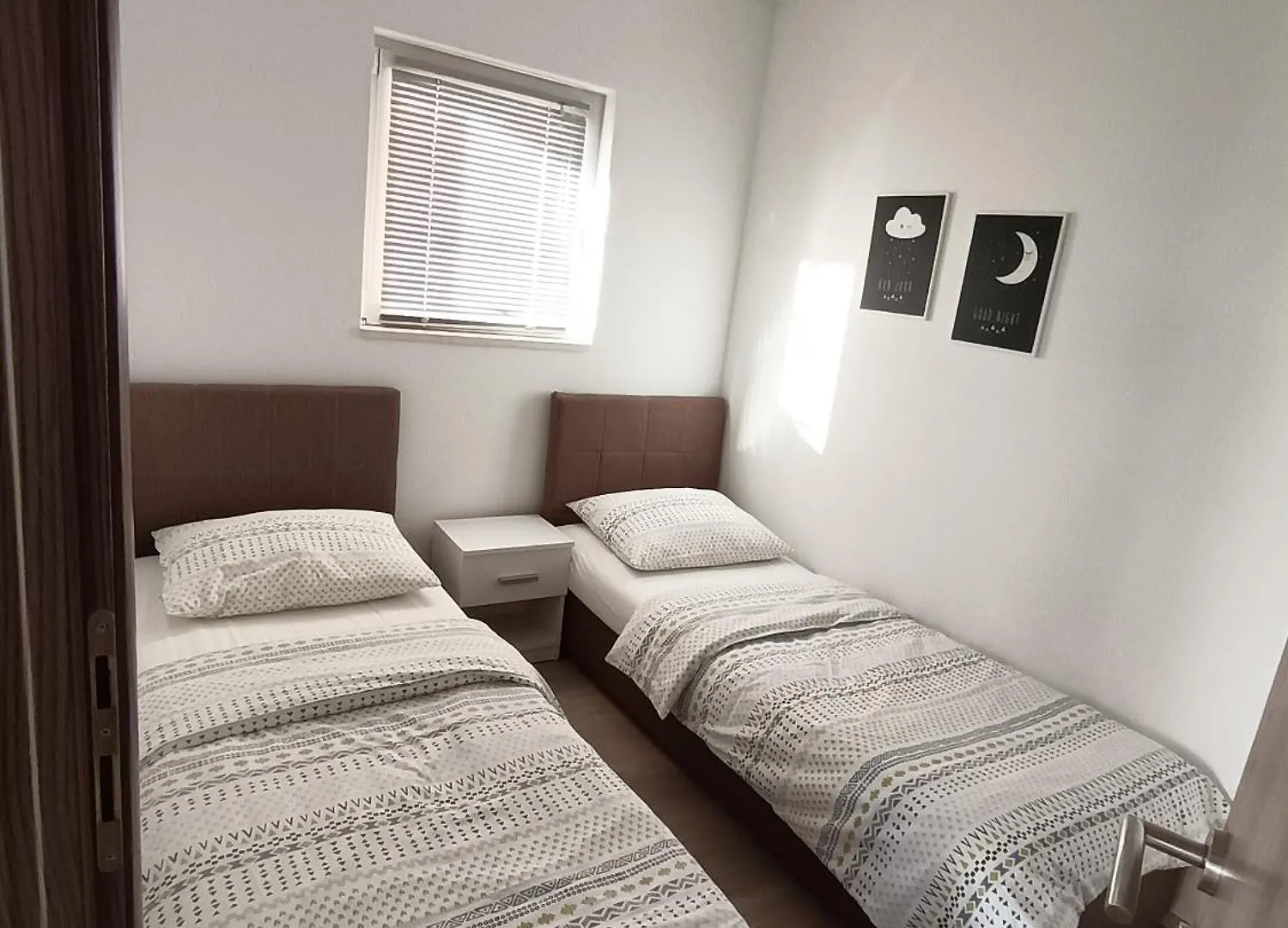 Lana I Natali Apartment Kastela