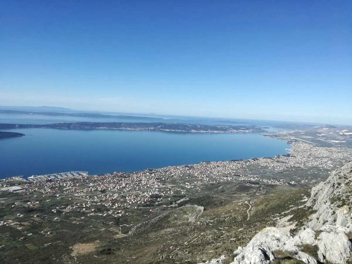 Lana I Natali Apartment Kastela