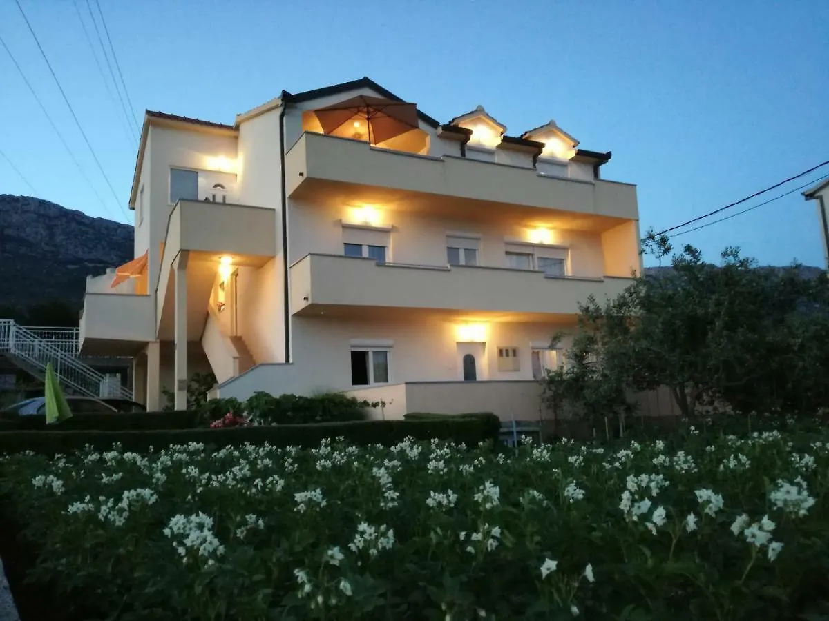 Lana I Natali Apartment Kastela Croatia